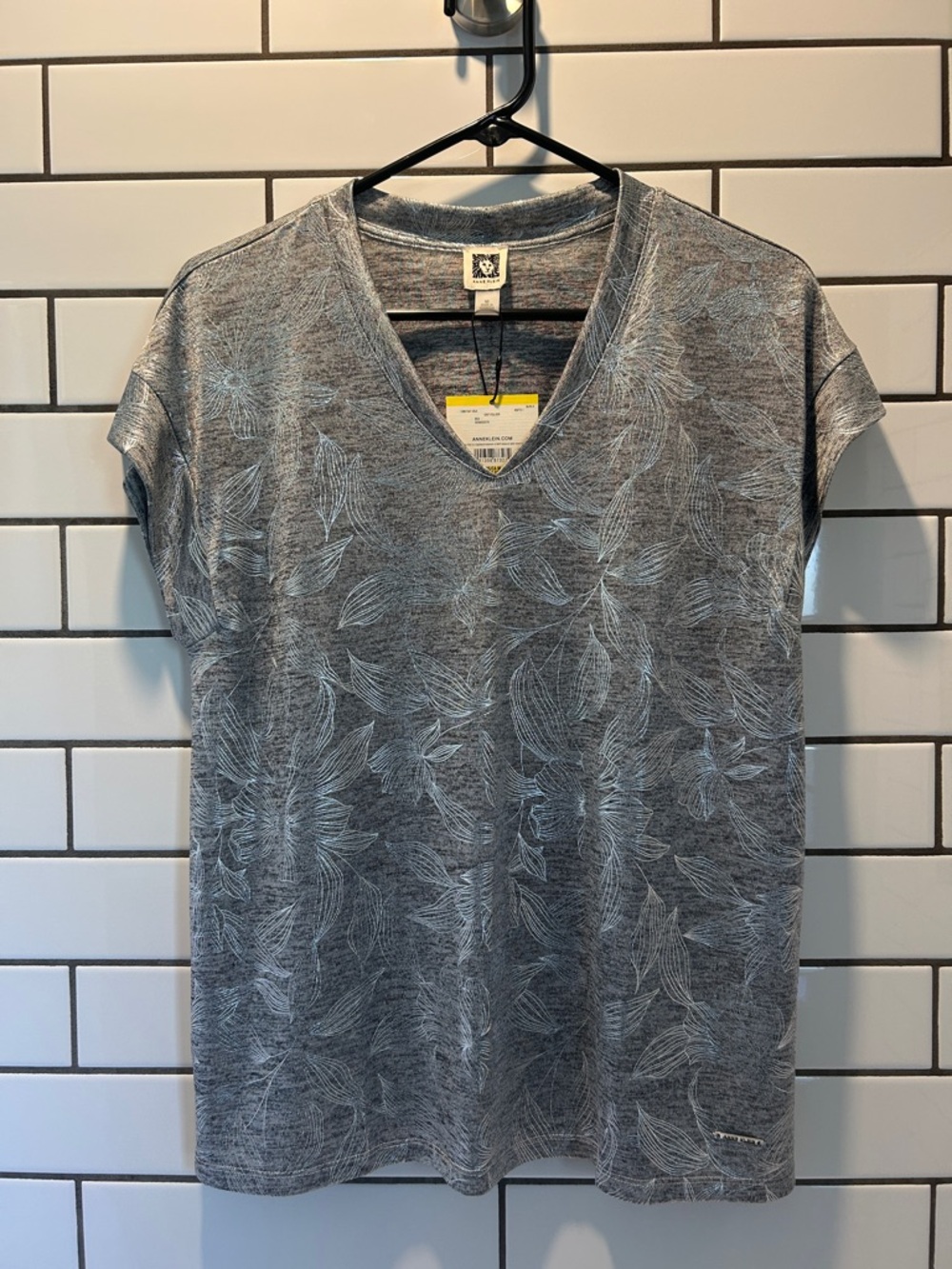Anne Klein Gray V-Neck Short Sleeve Tee with Leaf Print